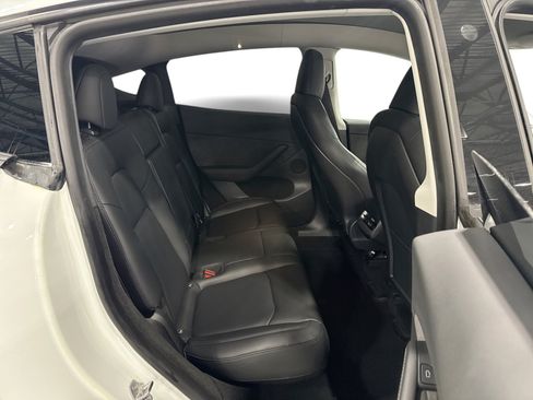 Certified 2023 Tesla Model Y Long Range AWD/4WD image 11