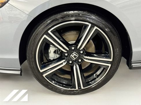 Used 2025 Honda Accord Sport image 31