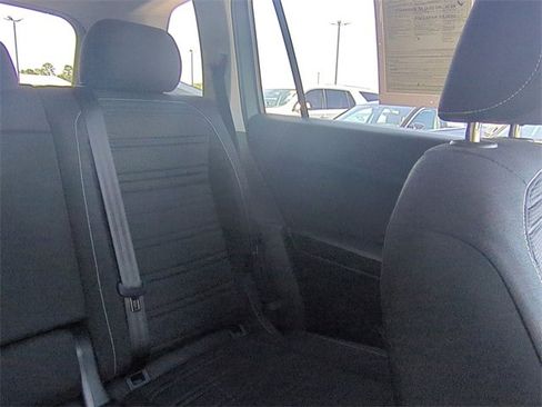 Used 2022 Volkswagen Tiguan S image 15