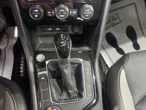 Used 2023 Volkswagen Taos SEL image 17