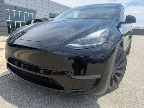 Used 2024 Tesla Model Y Performance AWD/4WD image 1