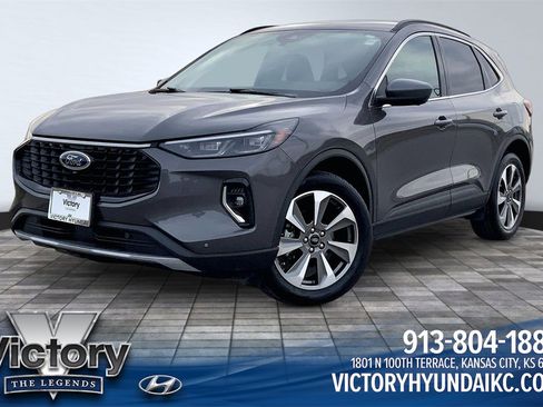 Used 2023 Ford Escape Platinum image 1