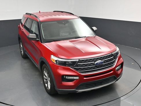 Used 2020 Ford Explorer XLT w/ Equipment Group 202A image 31