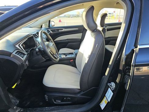 Used 2019 Ford Fusion SE w/ Equipment Group 151A image 5