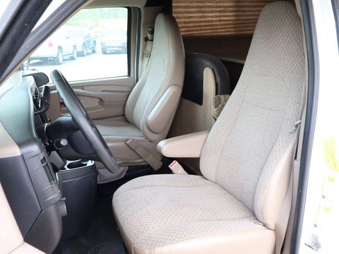 Used 2015 Chevrolet Express 4500 w/ RV Package RWD image 20