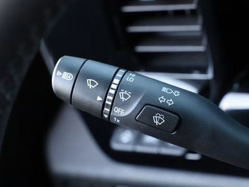 Used 2024 Chevrolet Silverado 2500 ZR2 w/ Technology Package image 38