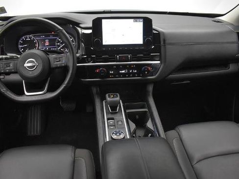 Certified 2025 Nissan Pathfinder SL AWD/4WD image 29