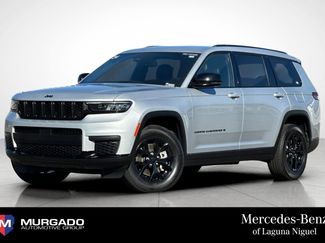 Used 2024 Jeep Grand Cherokee L Laredo image 1