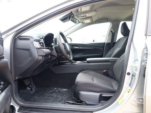 Used 2025 Toyota Camry LE image 11