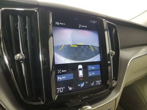 Used 2018 Volvo XC60 T5 Momentum w/ Vision Package image 31