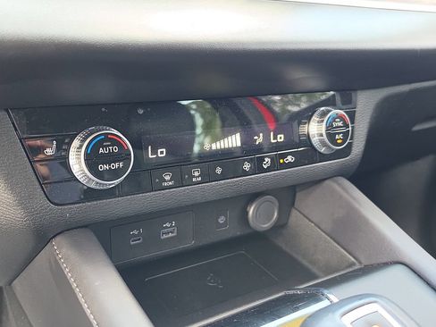 Used 2024 Mitsubishi Outlander SE Black Edition FWD image 28
