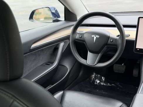 Used 2023 Tesla Model 3 Standard Range RWD image 31