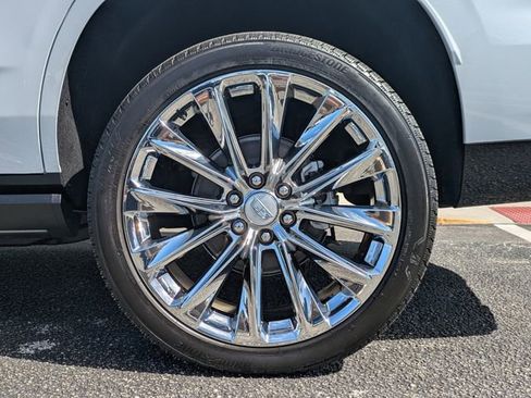 New 2026 Cadillac Escalade Luxury w/ LPO, Radiant Package AWD/4WD image 13