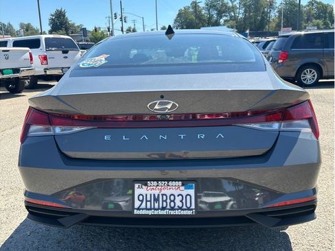 Used 2023 Hyundai Elantra SEL w/ Convenience Package FWD image 6