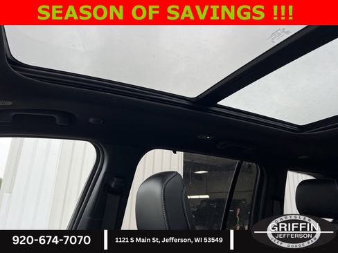 New 2025 Jeep Grand Cherokee Limited w/ Luxury Tech Group II image 28