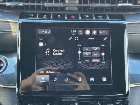 Used 2023 Jeep Grand Cherokee L Laredo image 22