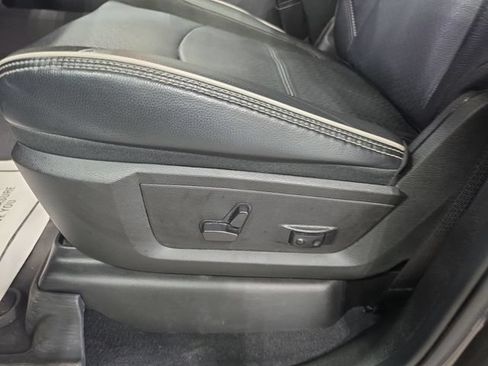 Used 2025 RAM 3500 Laramie AWD/4WD image 24