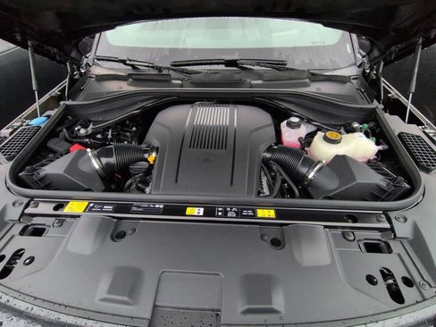 New 2026 Land Rover Range Rover Long Wheelbase SE image 14