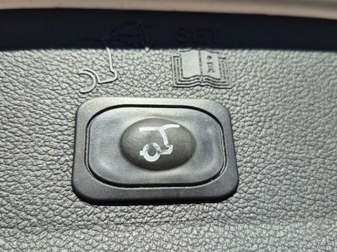 Used 2018 Ford Escape SEL image 16