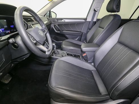 Certified 2023 Volkswagen Tiguan SE image 45