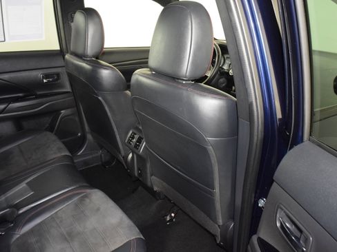 Used 2020 Mitsubishi Outlander LE image 42