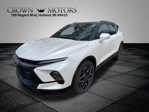 Certified 2025 Chevrolet Blazer RS w/ Driver Confidence II Package image 3