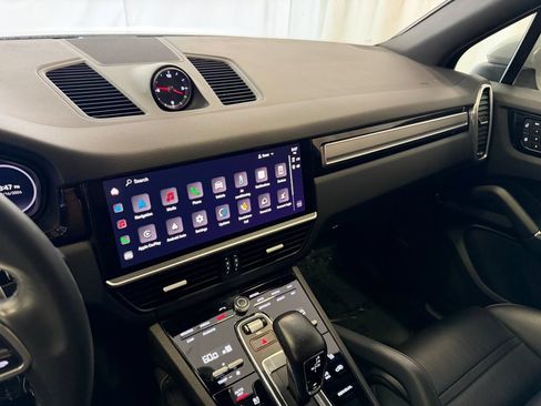 Certified 2023 Porsche Cayenne Platinum Edition AWD/4WD image 15