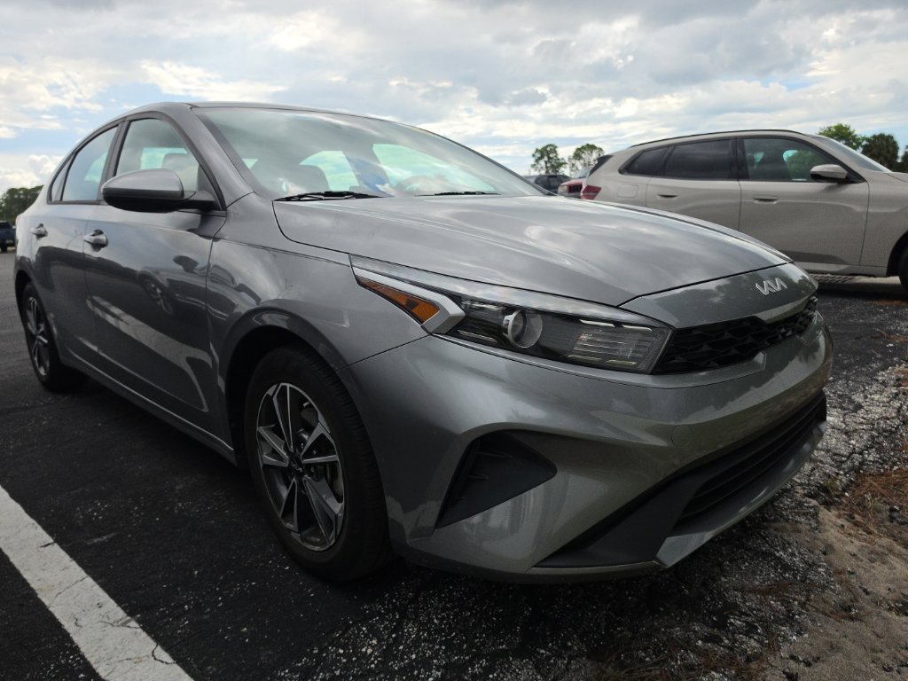 Certified 2023 Kia Forte LXS FWD image 3