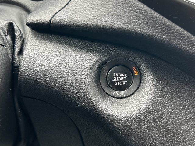 Used 2019 Jeep Cherokee Trailhawk AWD/4WD image 50