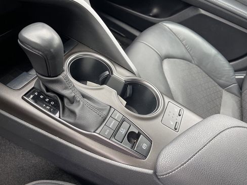 Used 2023 Toyota Camry XSE image 13