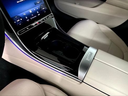 New 2026 Mercedes-Benz C 300 4MATIC Sedan image 11