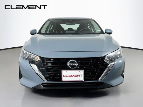 Used 2024 Nissan Sentra SV FWD image 2