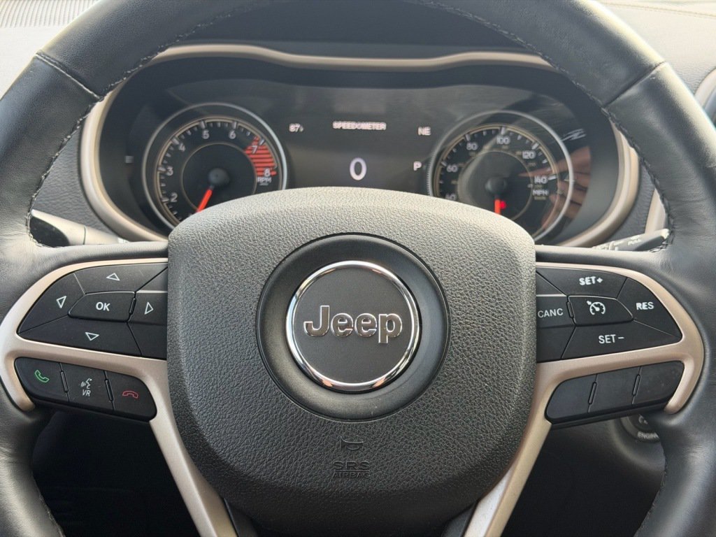 Used 2016 Jeep Cherokee Limited AWD/4WD image 11