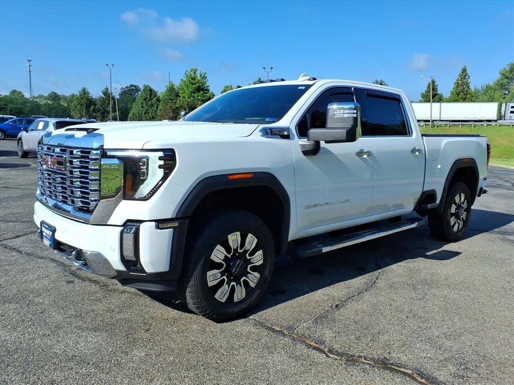 Used 2025 GMC Sierra 2500 Denali w/ Technology Package AWD/4WD image 7