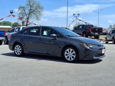 Used 2023 Toyota Corolla LE FWD image 23