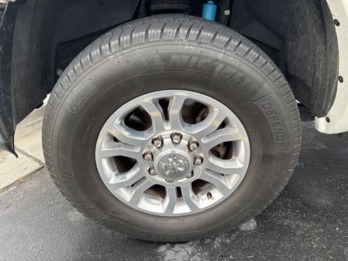 Used 2018 RAM 2500 Laramie w/ Convenience Group AWD/4WD image 21