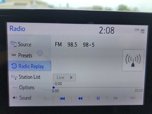 Used 2022 Toyota Sienna XSE image 17