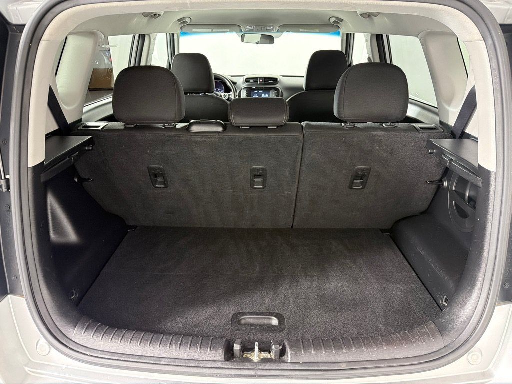 Used 2018 Kia Soul + FWD image 20
