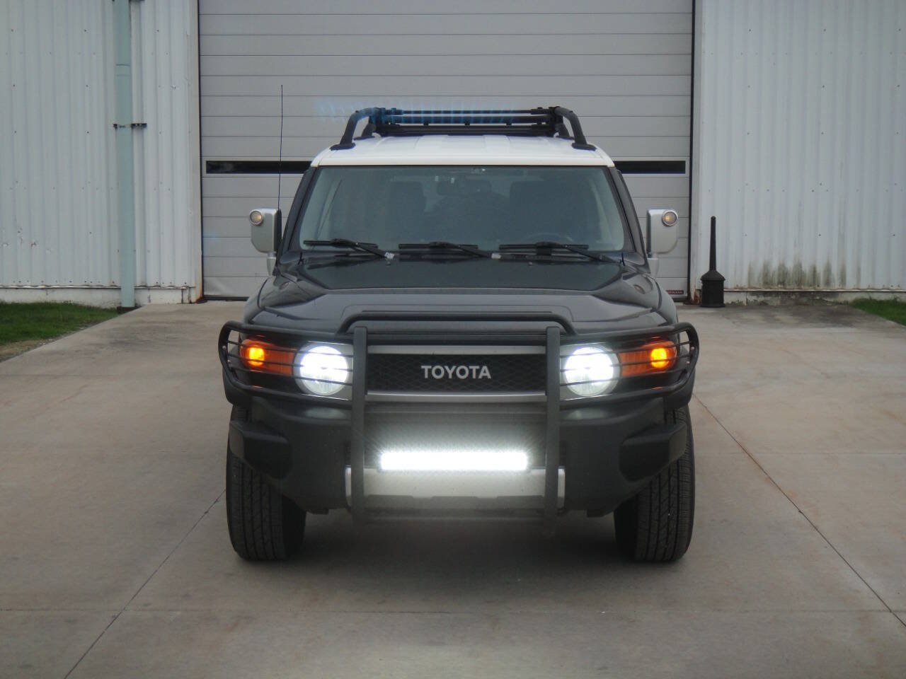 Used 2014 Toyota FJ Cruiser 2WD w/ Convenience Package image 10