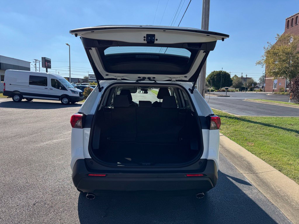 Used 2023 Toyota RAV4 XLE FWD image 27