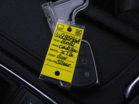 Used 2021 Cadillac XT6 Premium Luxury image 28