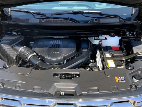Used 2026 GMC Acadia Denali Ultimate w/ LPO, Floor Liner Package FWD image 32
