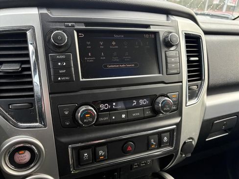 Used 2019 Nissan Titan PRO-4X w/ Pro-4x Convenience Package image 11