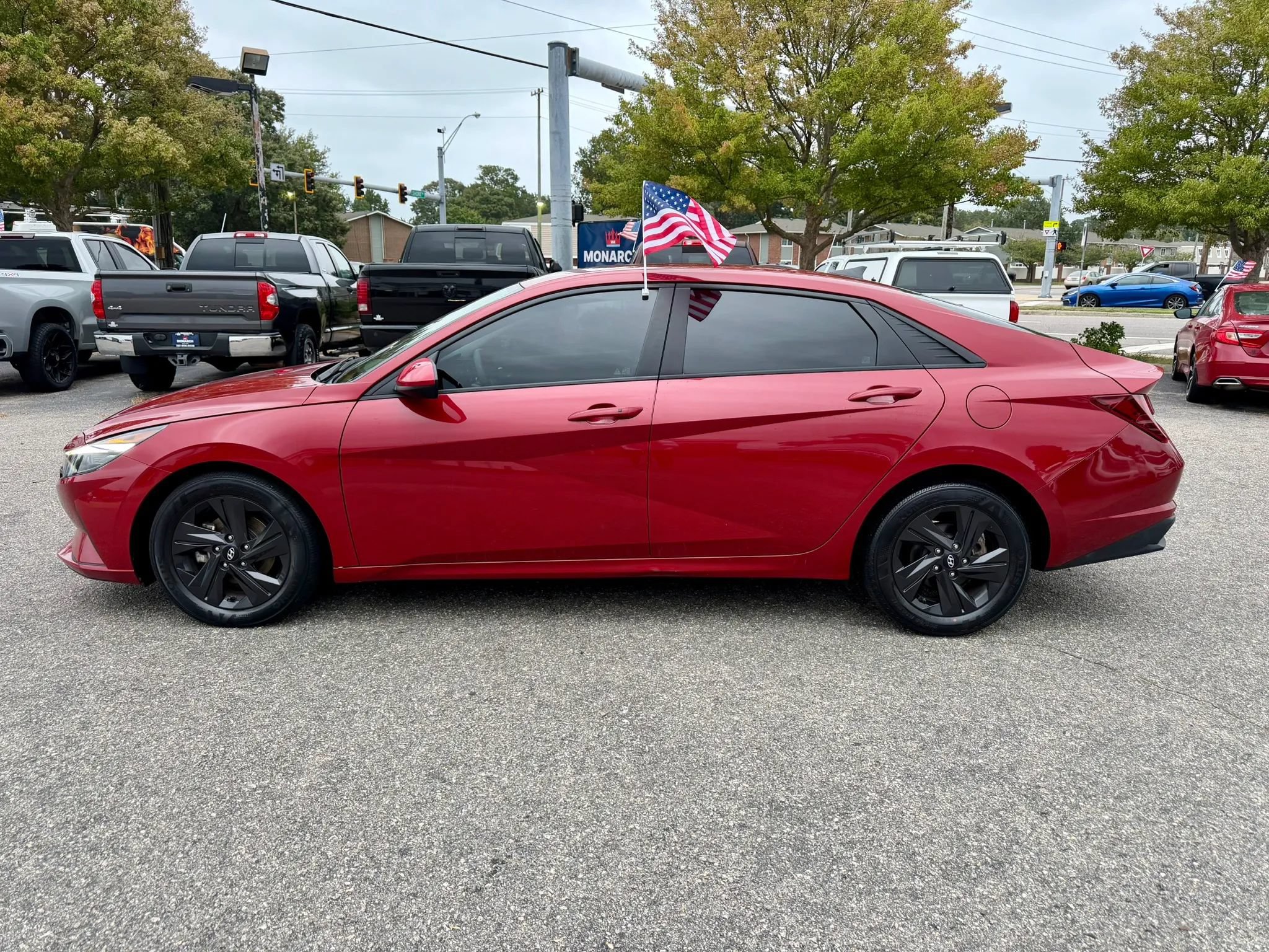 Used 2021 Hyundai Elantra SEL FWD image 2