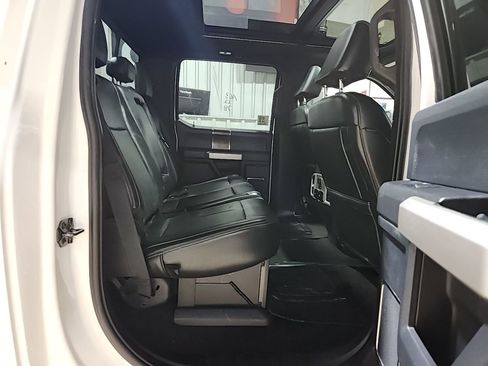 Used 2022 Ford F250 Lariat w/ Black Appearance Package image 9