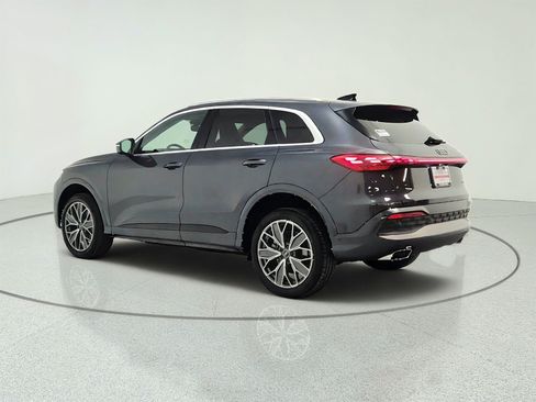 Used 2025 Audi Q5 Premium Plus w/ Premium Plus AWD/4WD image 7