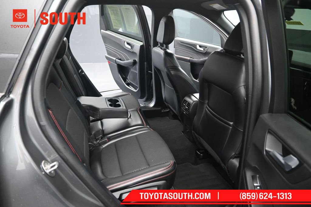 Used 2025 Ford Escape ST-Line AWD/4WD image 30