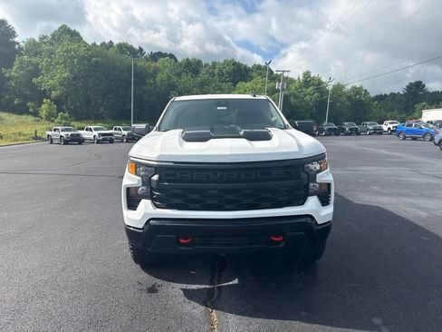 New 2026 Chevrolet Silverado 1500 Custom Trail Boss w/ LPO, Dark Essentials Package AWD/4WD image 3