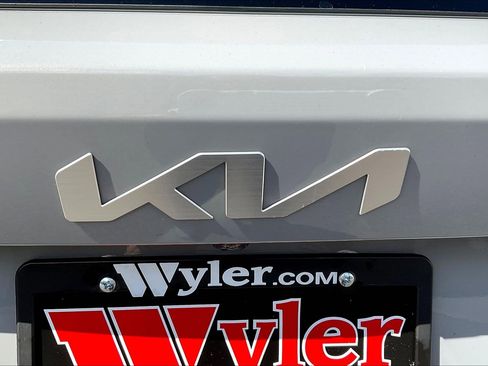 Used 2023 Kia Sorento S w/ Panoramic Sunroof Package image 24