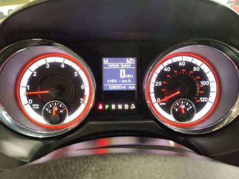 Used 2019 Dodge Grand Caravan SXT w/ Blacktop Package FWD image 23